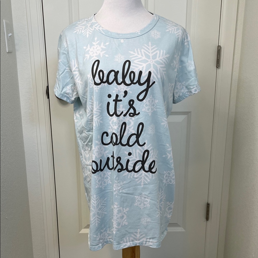 LuLaRoe Liv Baby It’s Cold Outside Snowflake Graphic Tee 2XL 22-24
